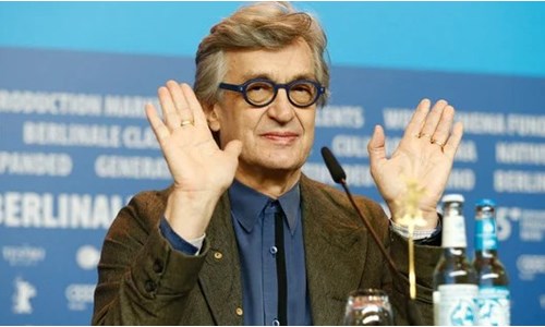 WIM WENDERS'TEN FİLİSTİN İÇİN ŞAŞIRTICI AÇIKLAMA: 'YÖNETMENLER SİYASETTEN UZAK DURMALI'